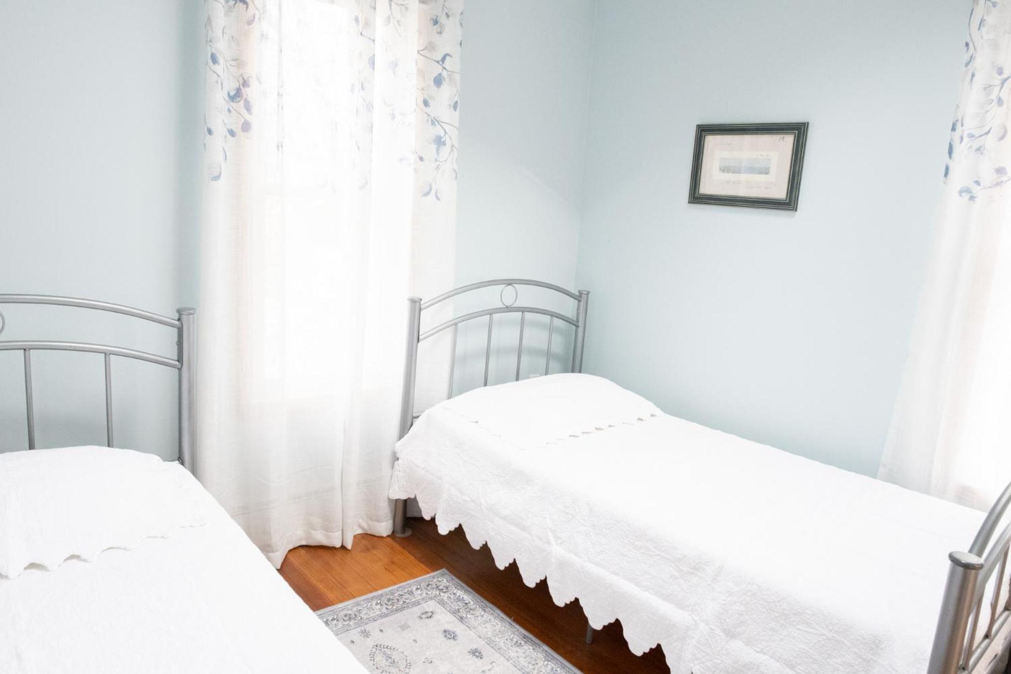 Beautiful Apartment-5 Beds-Full Kitchen-Parking-Super Clean! Boston Eksteriør bilde