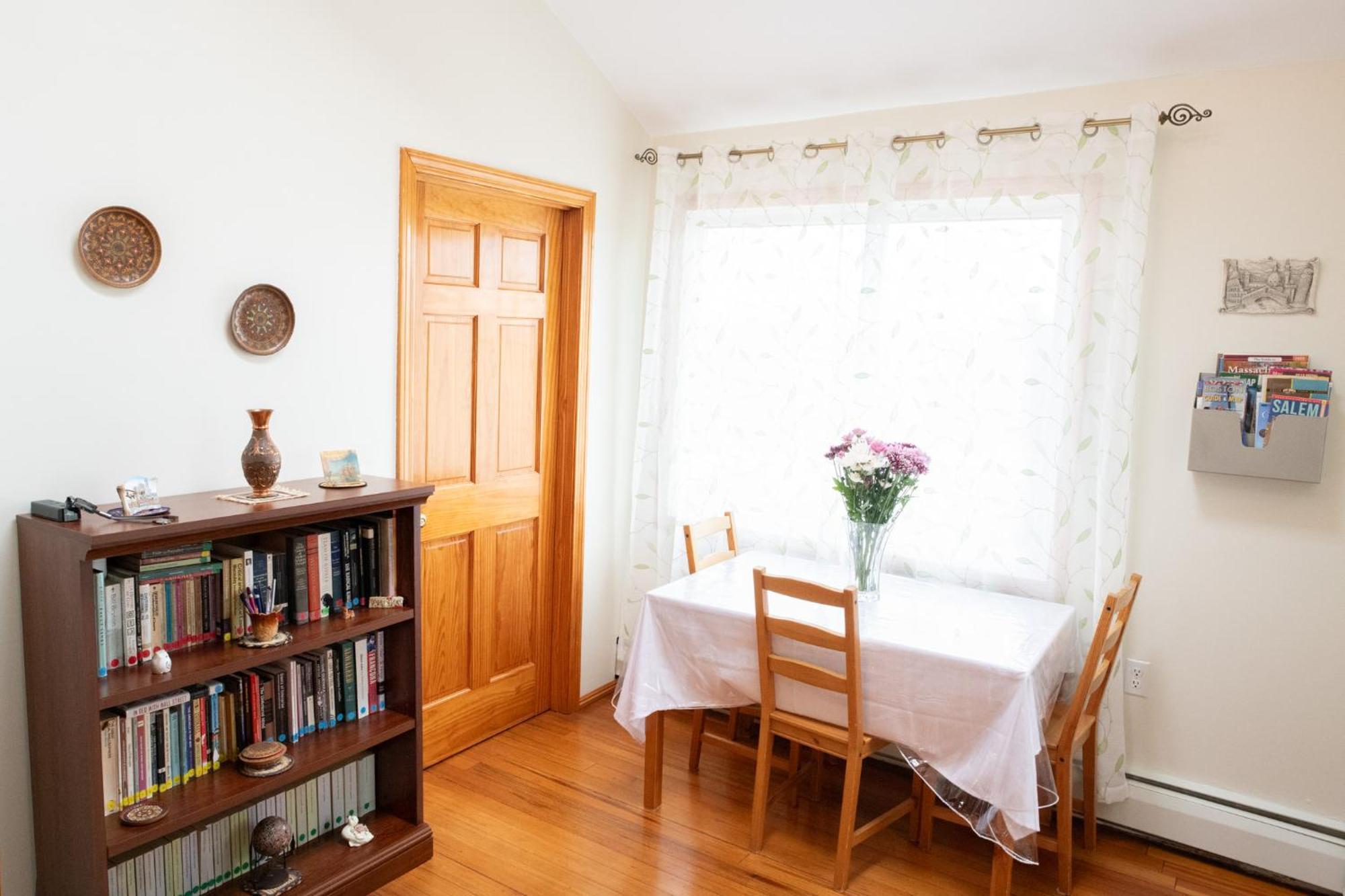 Beautiful Apartment-5 Beds-Full Kitchen-Parking-Super Clean! Boston Eksteriør bilde